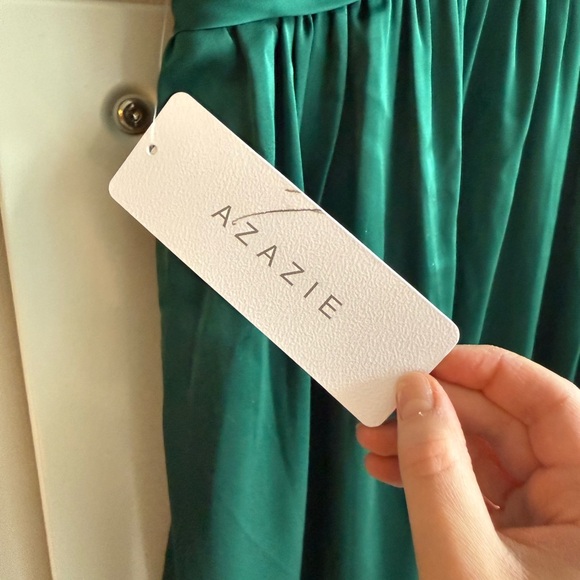 Azazie Alia Emerald A Line Pleated Stretch Satin Dress - Picture 4 of 9